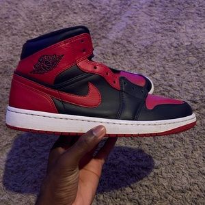 Jordan 1 Bred Mid